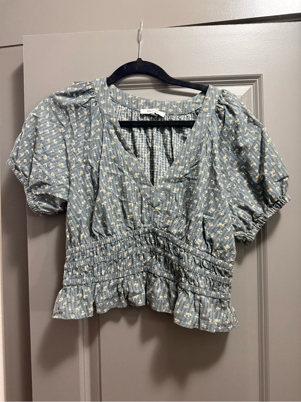 Madewell Blue Floral Smocked V-Neck Crop Blouse